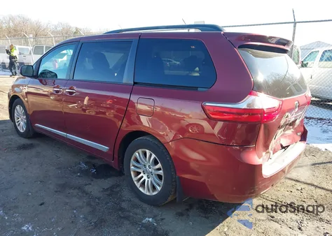 2015 Toyota Sienna Xle 8 Passenger z USA, uszkodzony, nr VIN 5TDYK3DC4FS543473